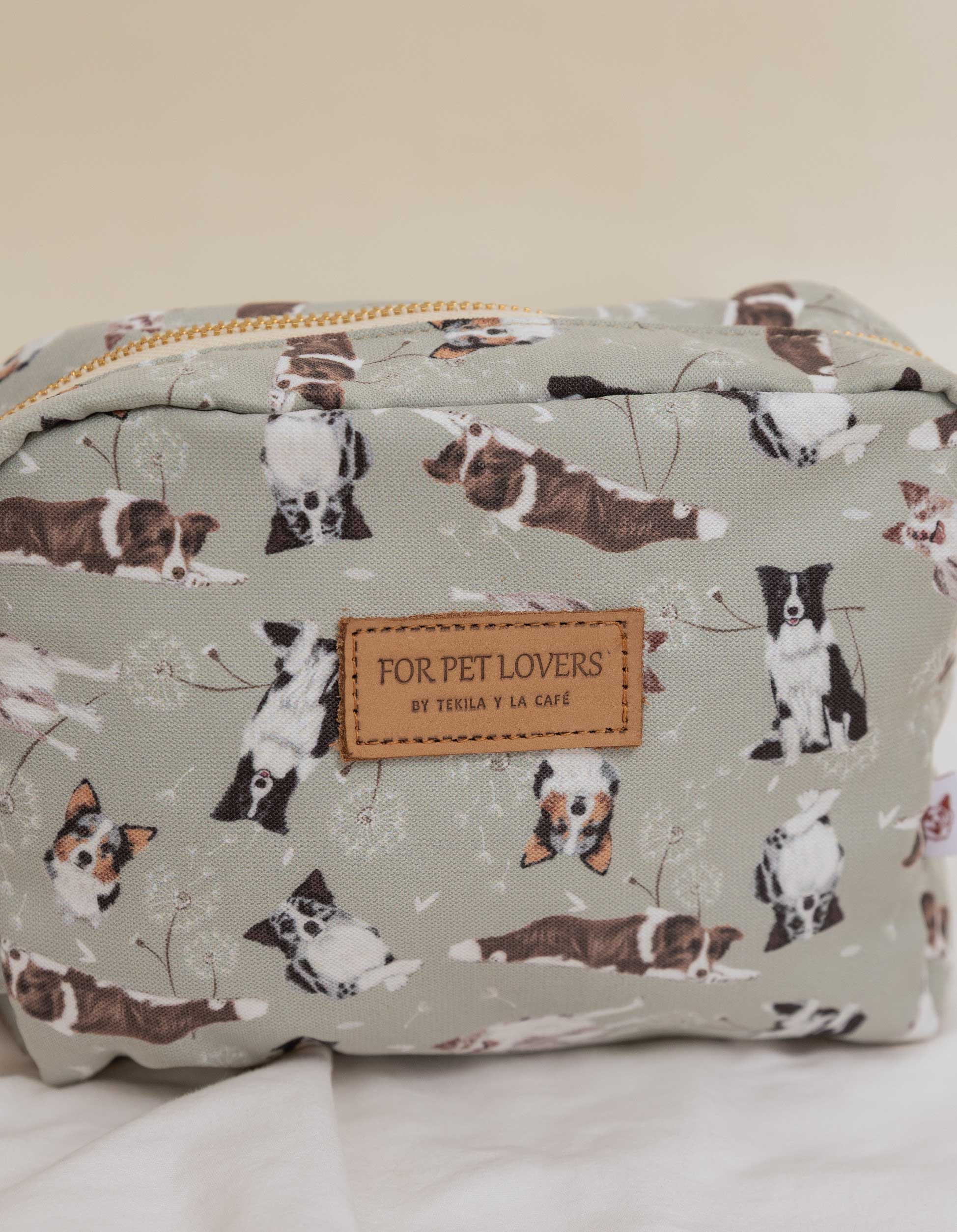 COSMETIQUERA BORDER COLLIE VERDE CTK001