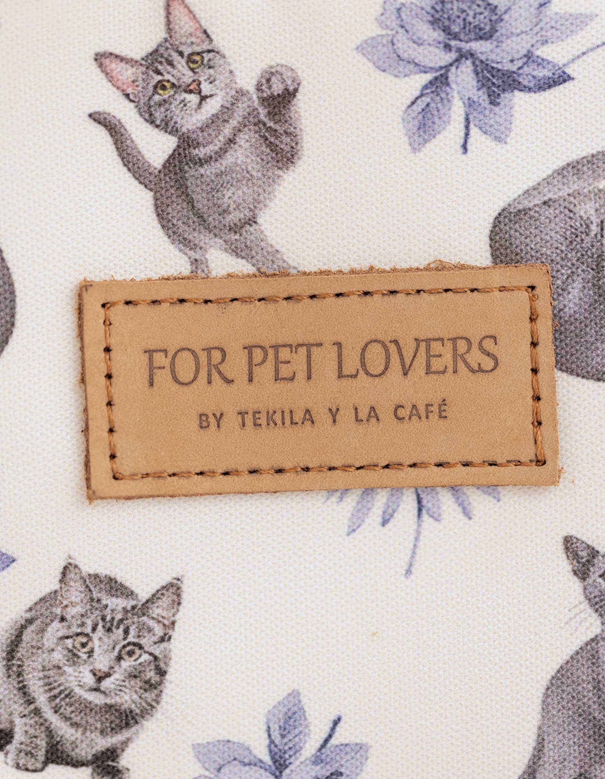 COSMETIQUERA GATOS GRISES MARFIL CTK001