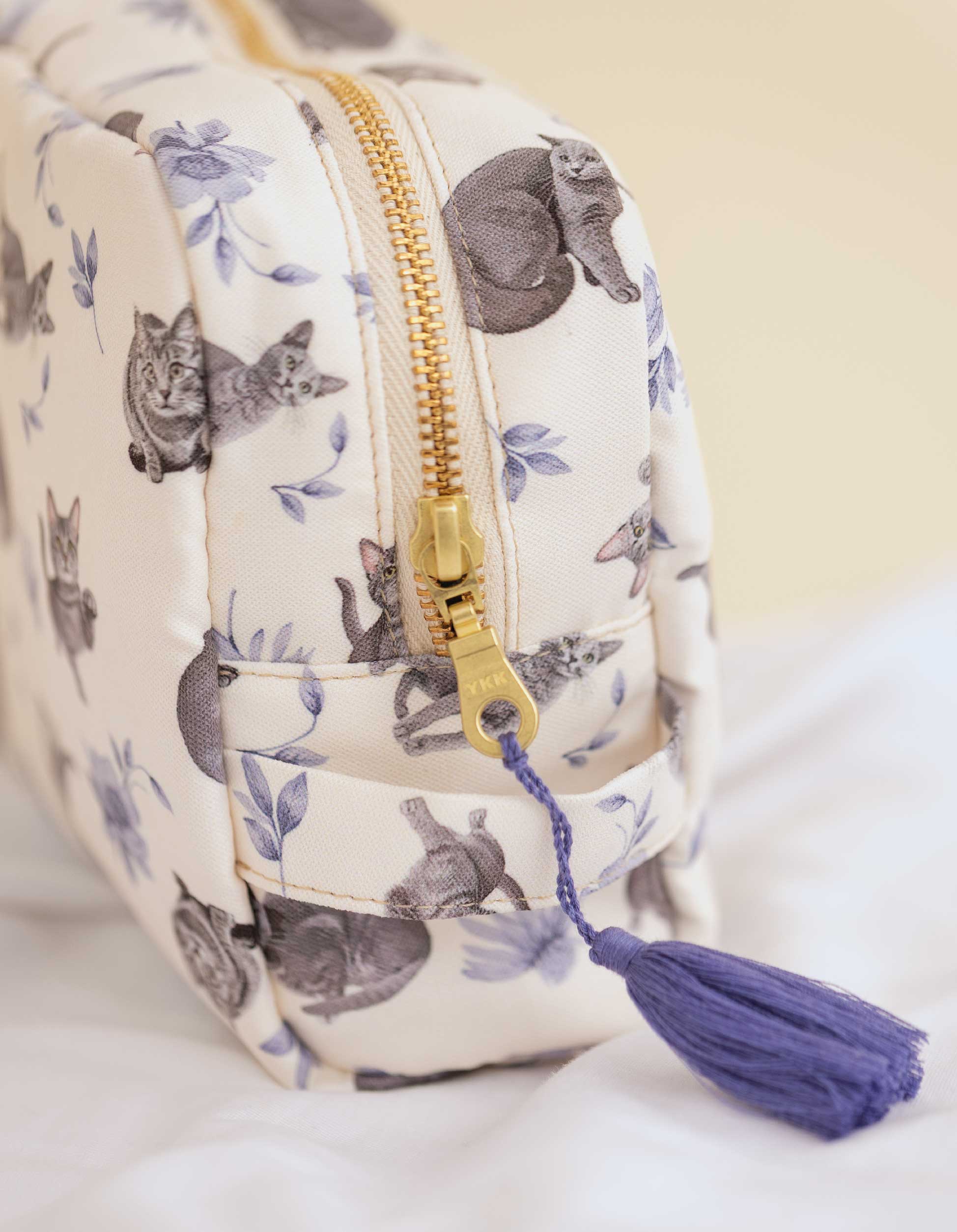 COSMETIQUERA GATOS GRISES MARFIL CTK001