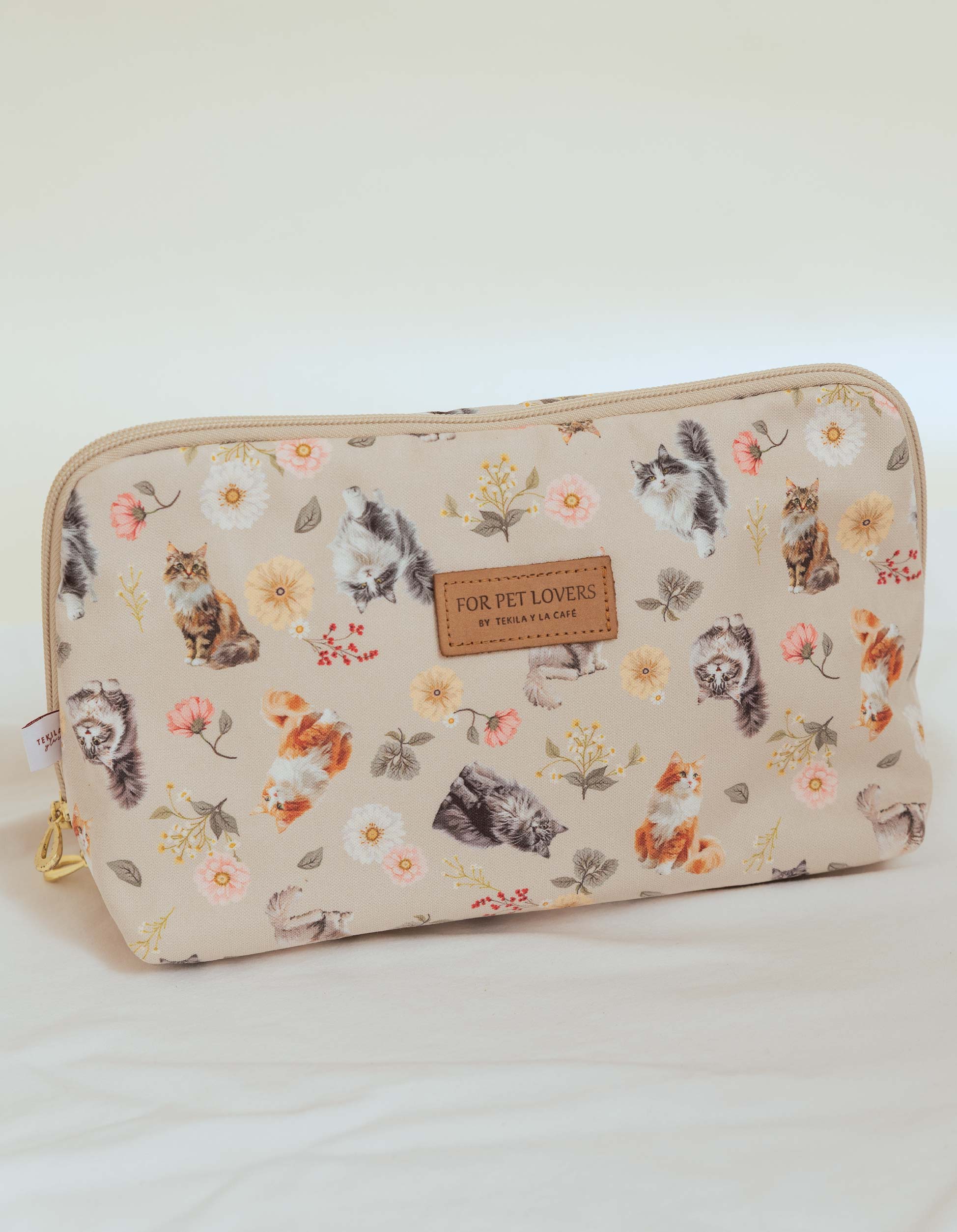 COSMETIQUERA VIAJERA GATOS PELUDOS NUDE VTK001