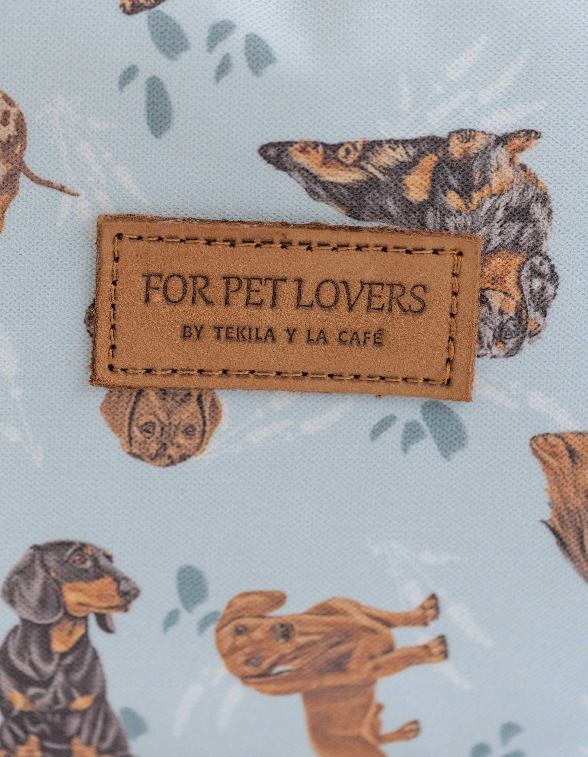 COSMETIQUERA SALCHICHA AZUL CTK001