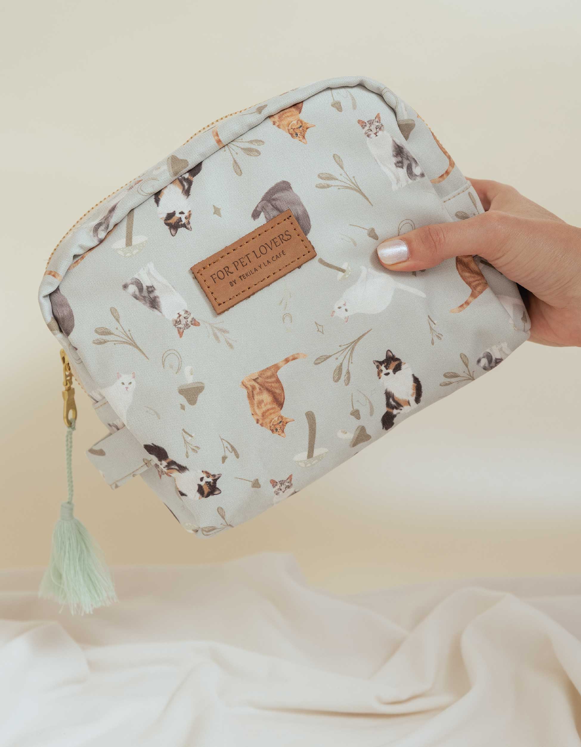 COSMETIQUERA GATOS CRIOLLOS VERDE CTK001