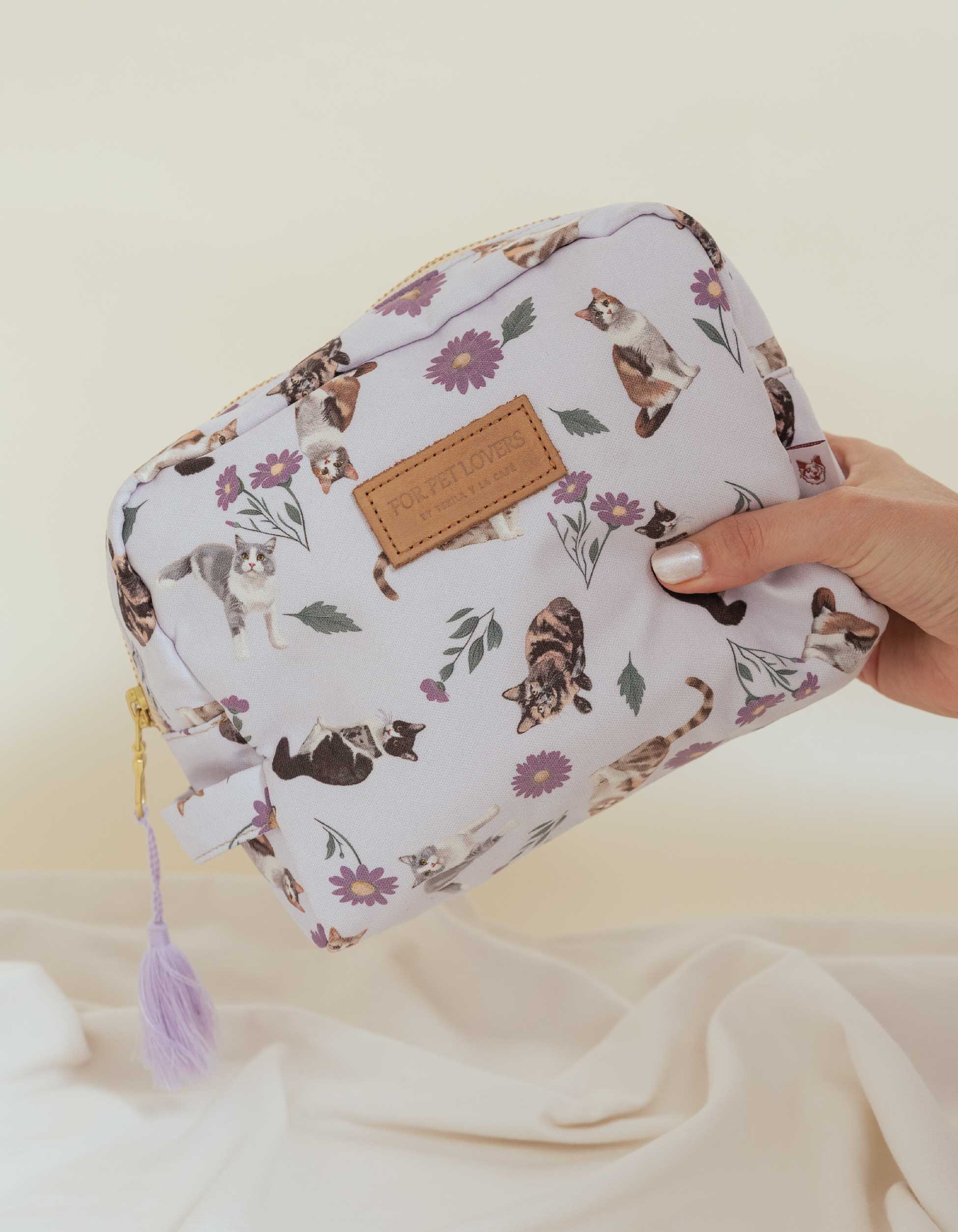 COSMETIQUERA GATOS MANCHADOS LILA CTK001