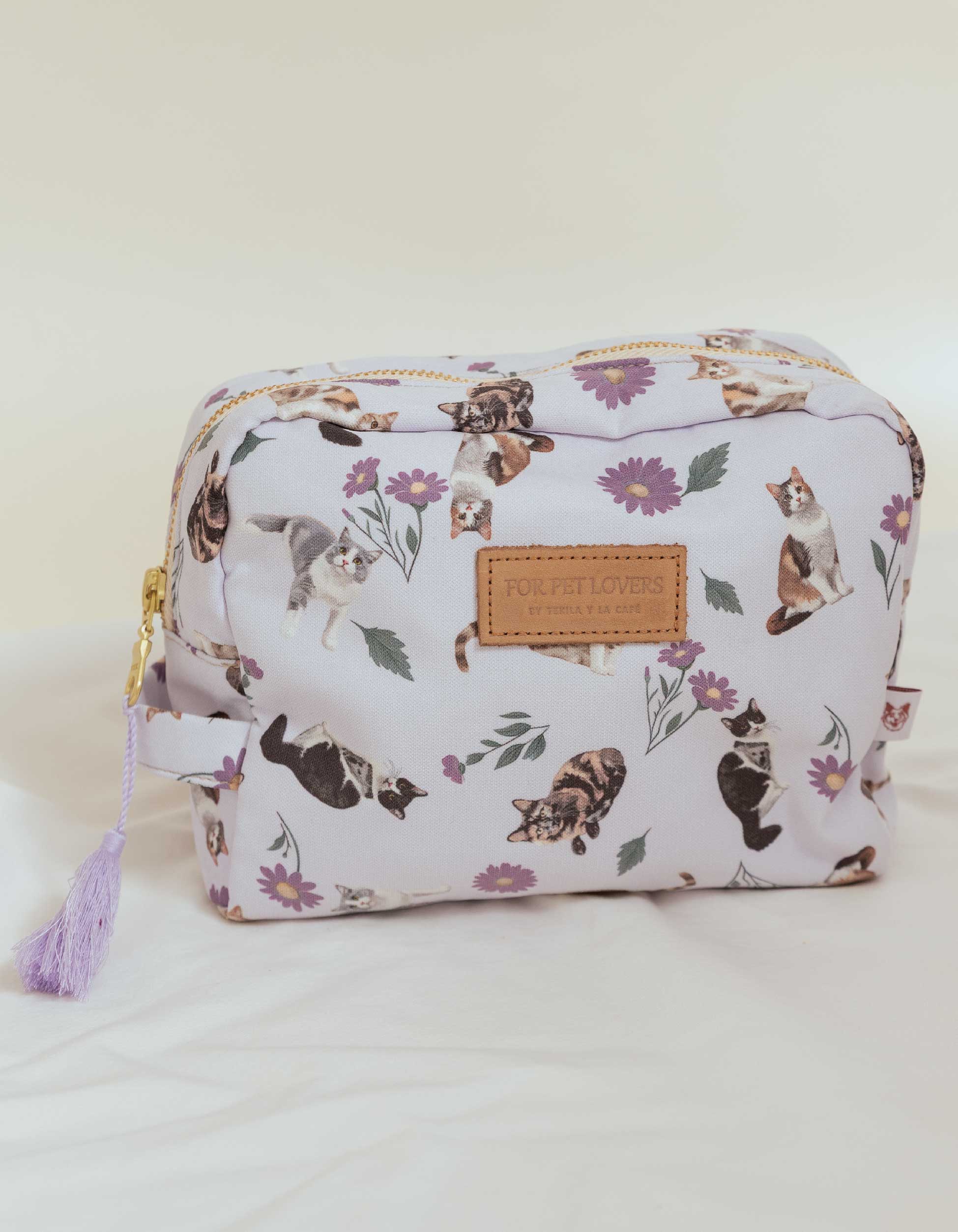 COSMETIQUERA GATOS MANCHADOS LILA CTK001