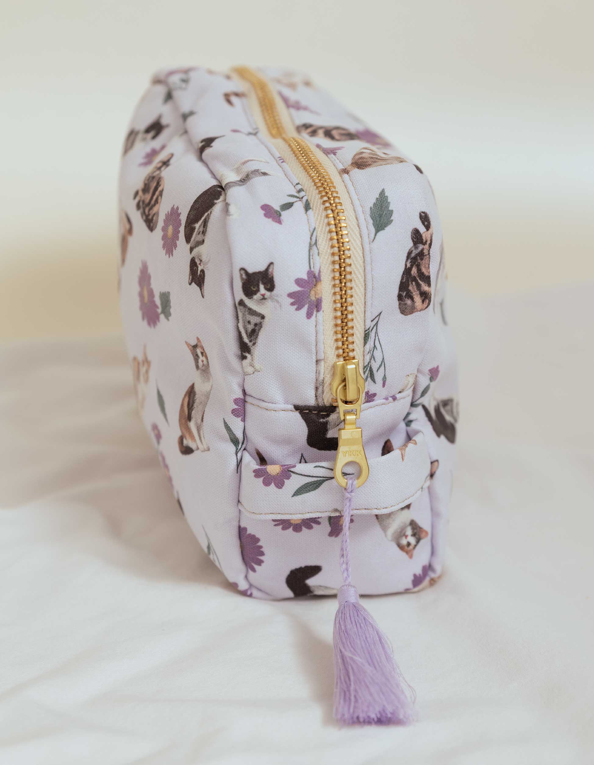 COSMETIQUERA GATOS MANCHADOS LILA CTK001