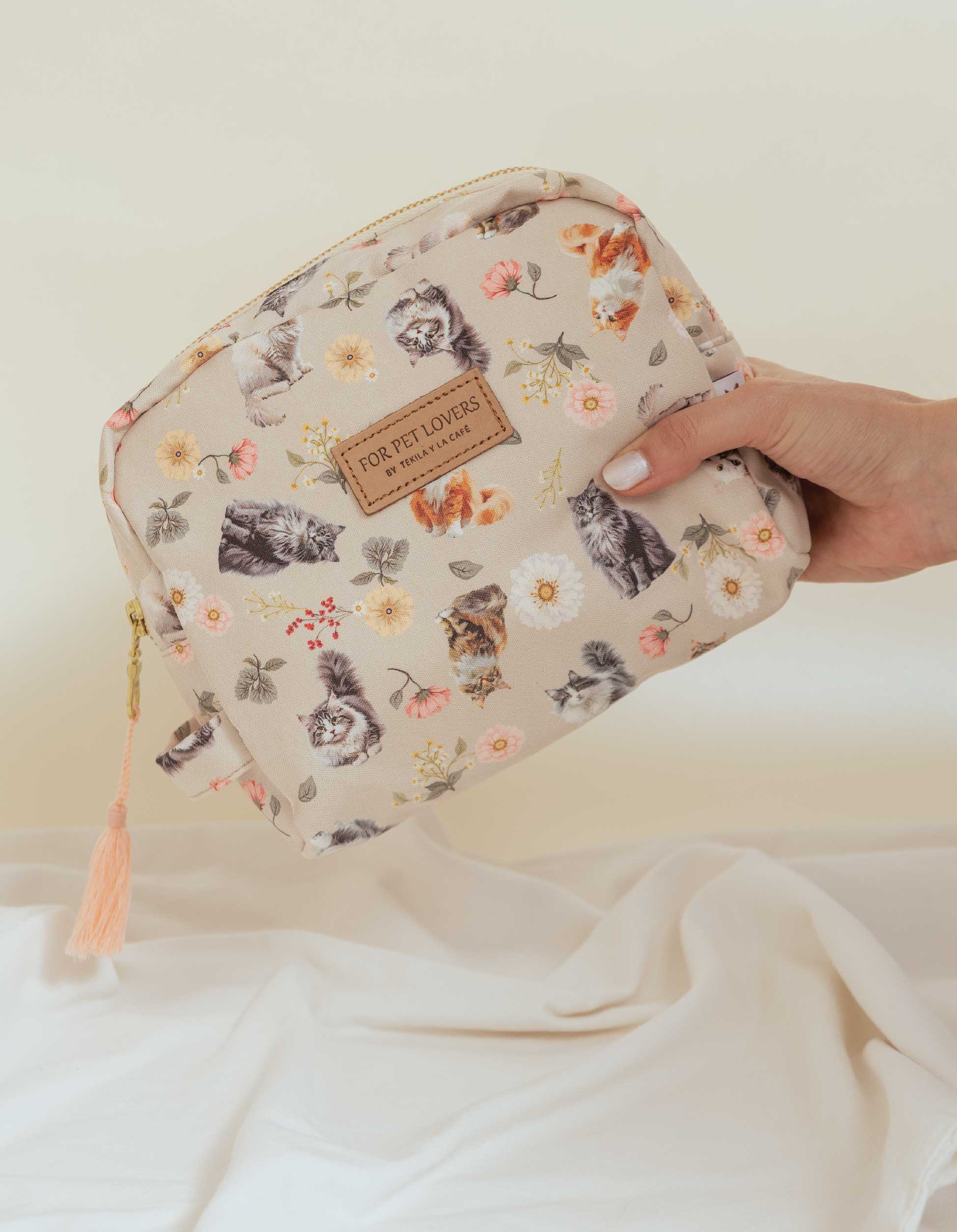 COSMETIQUERA GATOS PELUDOS NUDE CTK001