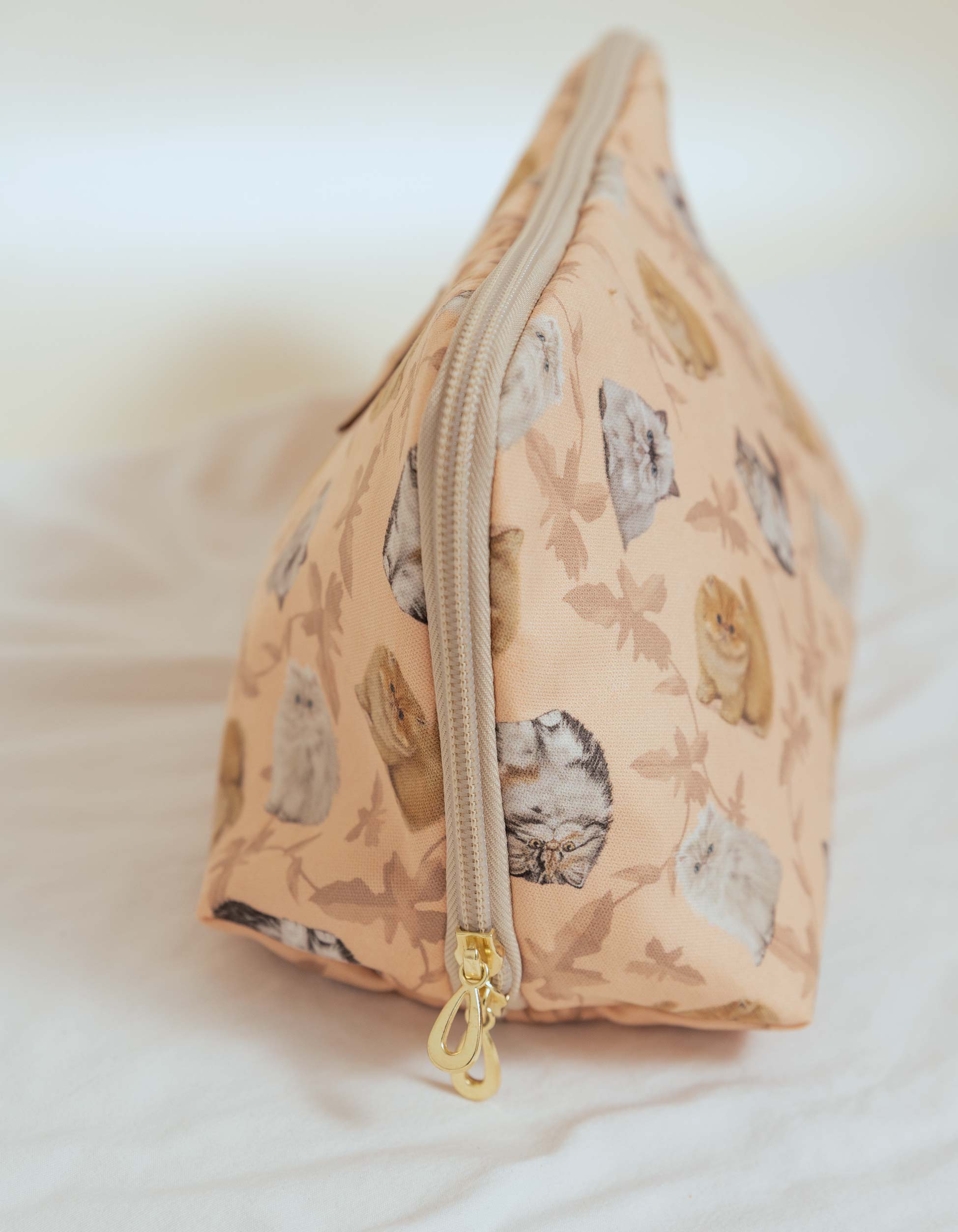 COSMETIQUERA VIAJERA GATOS PERSA BEBÉ CORAL VTK001