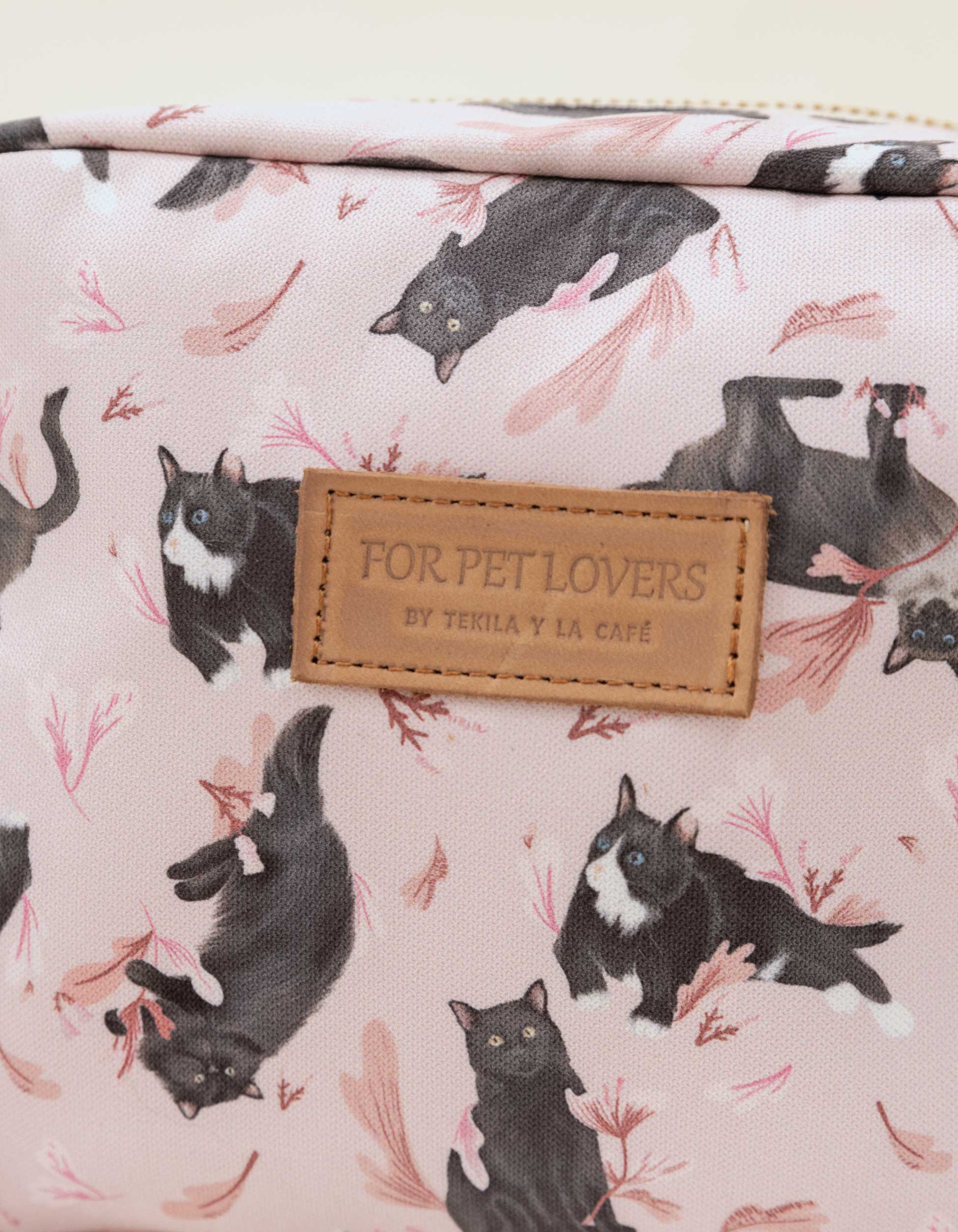 COSMETIQUERA GATOS NEGROS CTK001