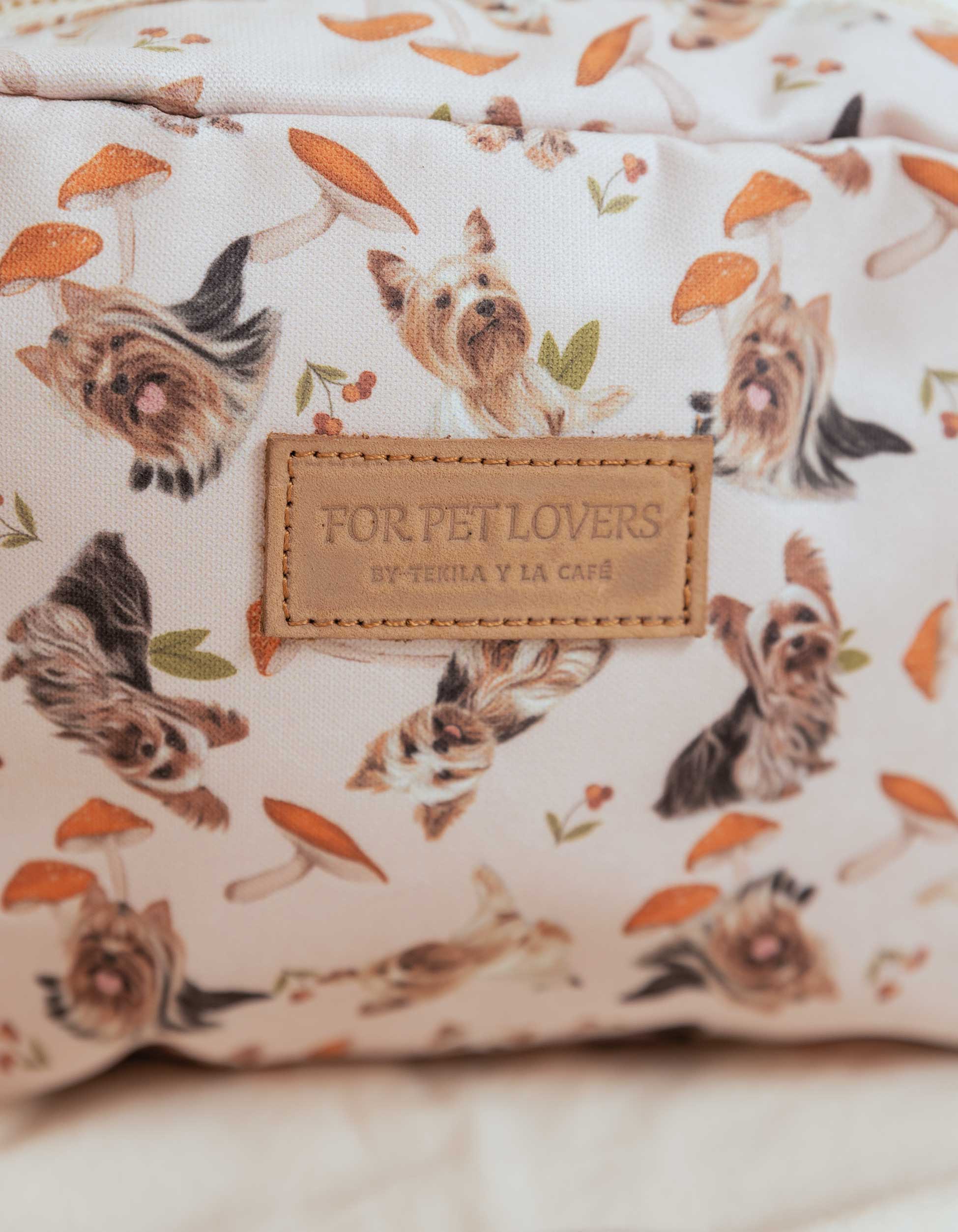 COSMETIQUERA YORKIE ROSADA CTK001