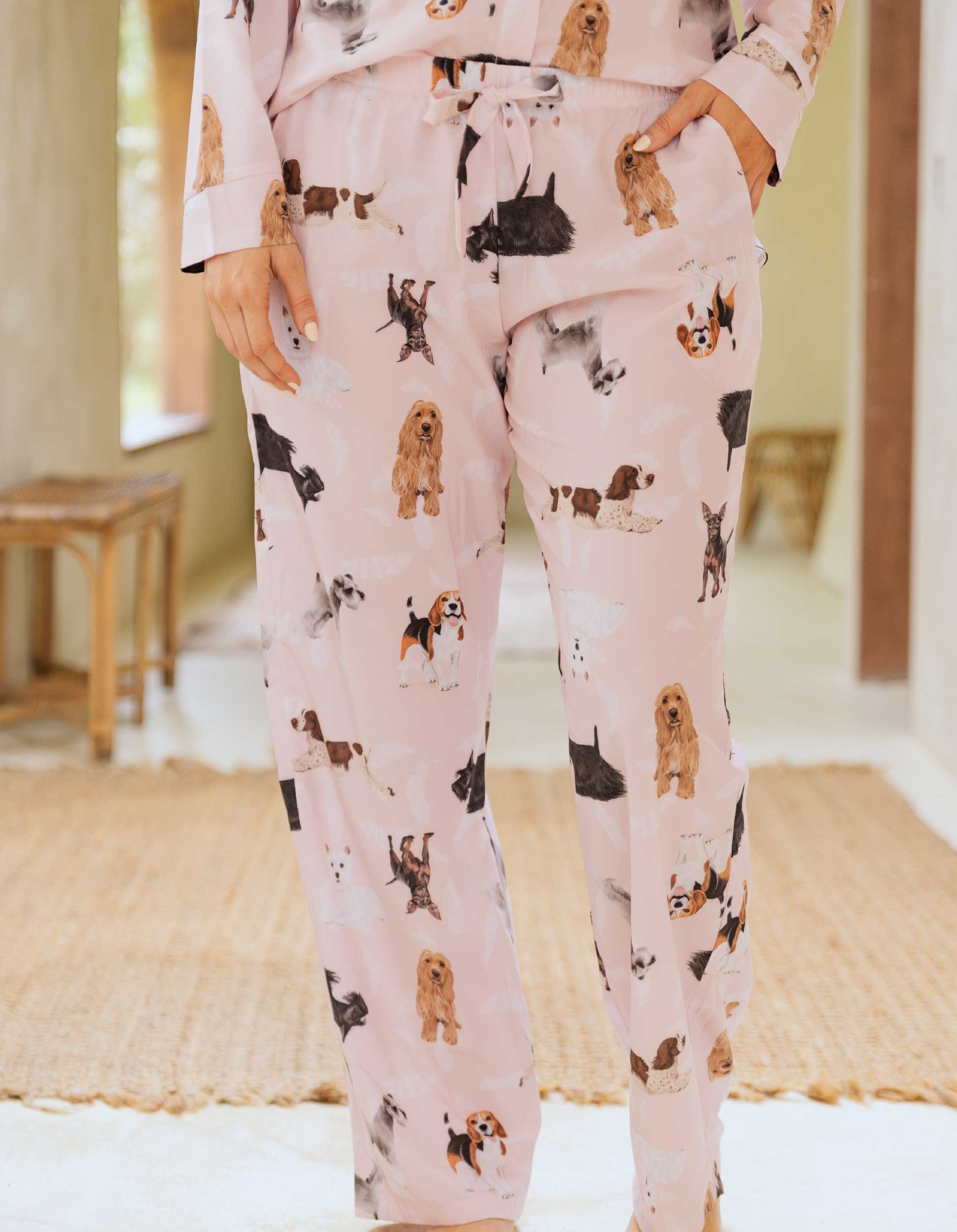 PIJAMA DE PANTALÓN RAZAS PEQUEÑAS ROSADA TP0037