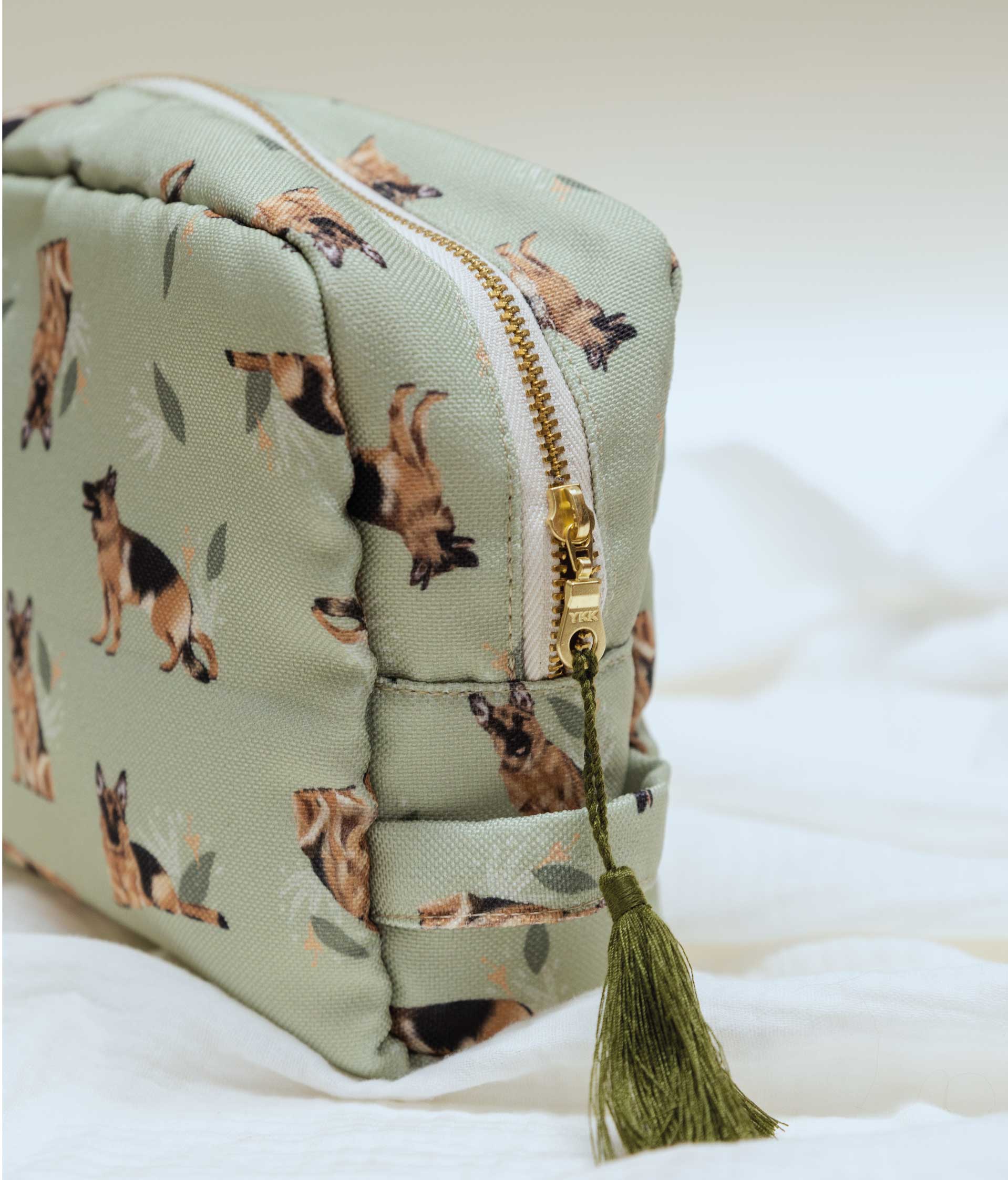 COSMETIQUERA PASTOR ALEMAN CTK001