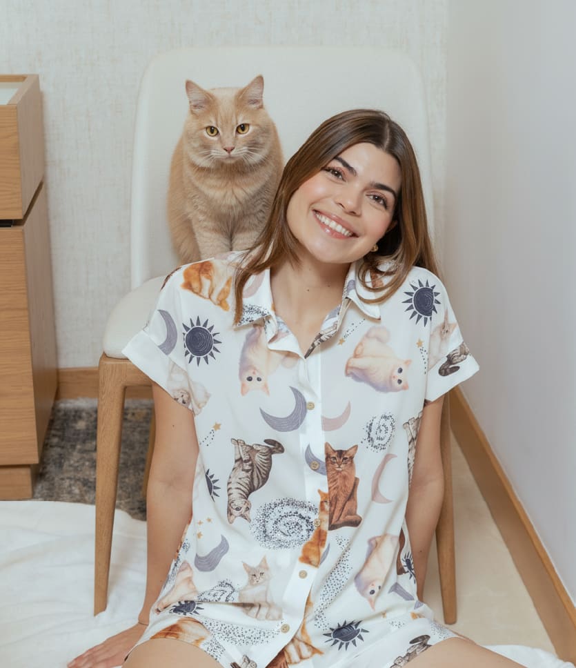 Pijamas ilustradas con gatos