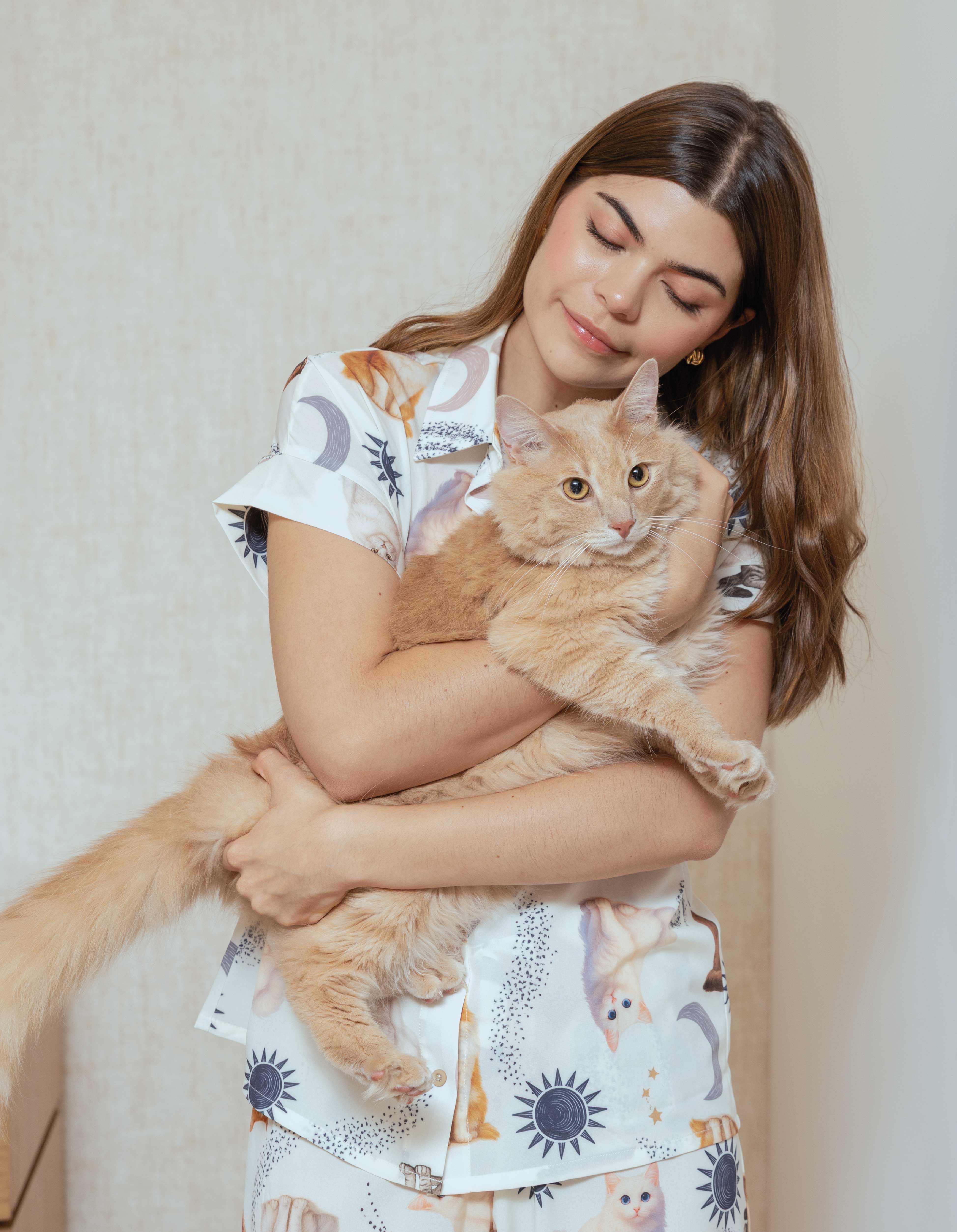 PIJAMA SHORT GATOS MAJESTUOSOS MARFIL TS0041