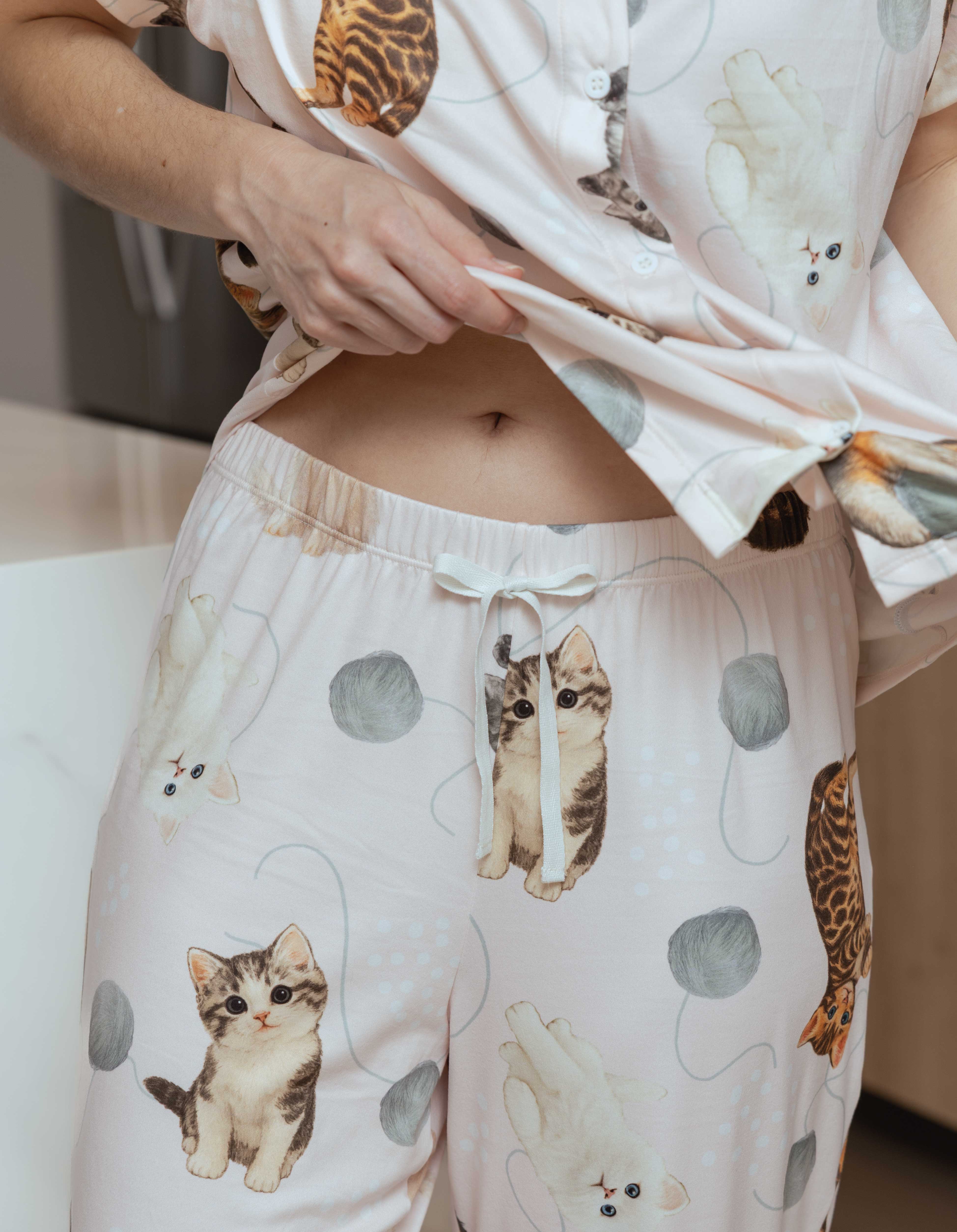 PIJAMA DE PANTALÓN GATOS BEBÉ ROSADO TP0088