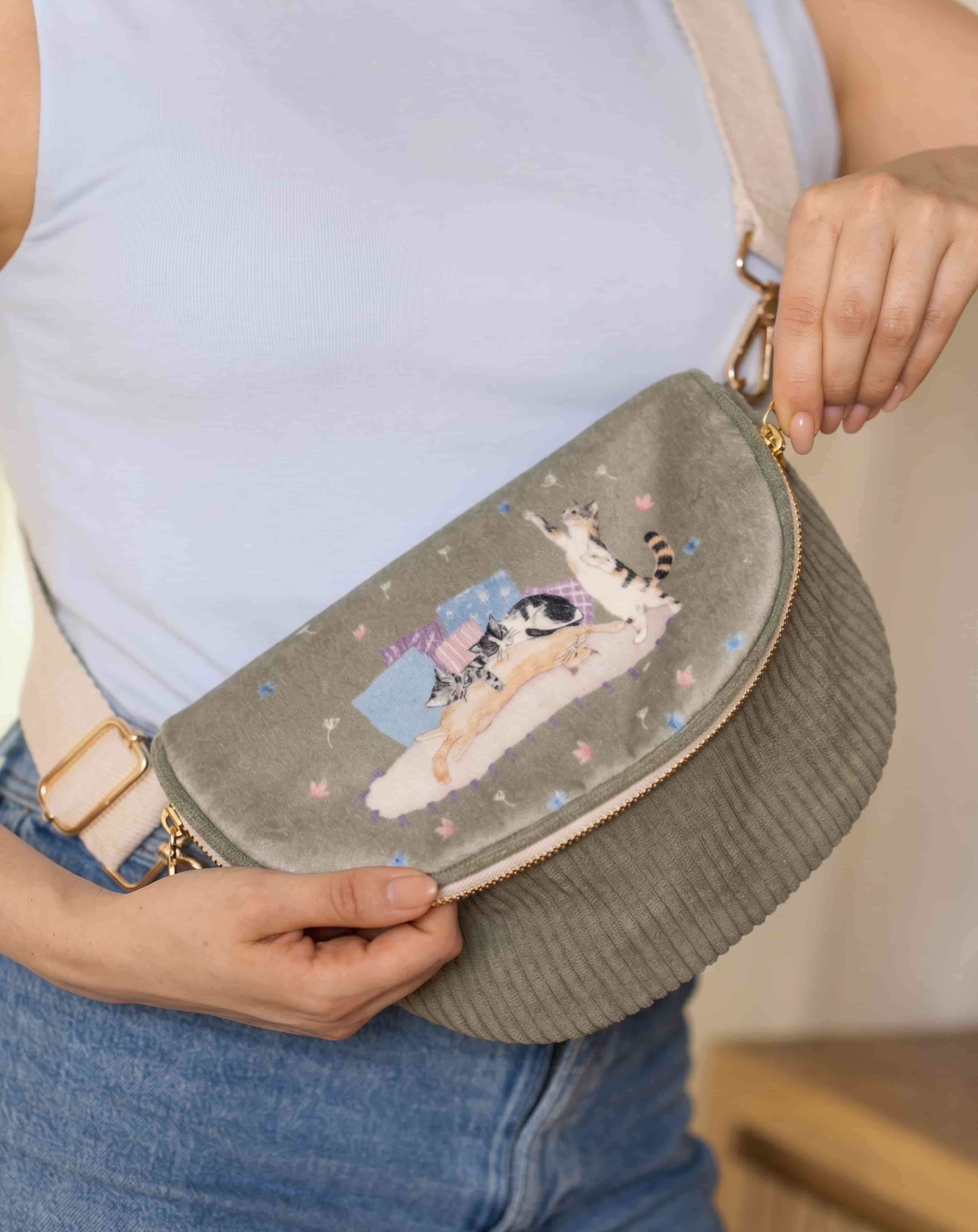 BOLSO PEQUEÑO GATOS ACOSTADOS BPK001